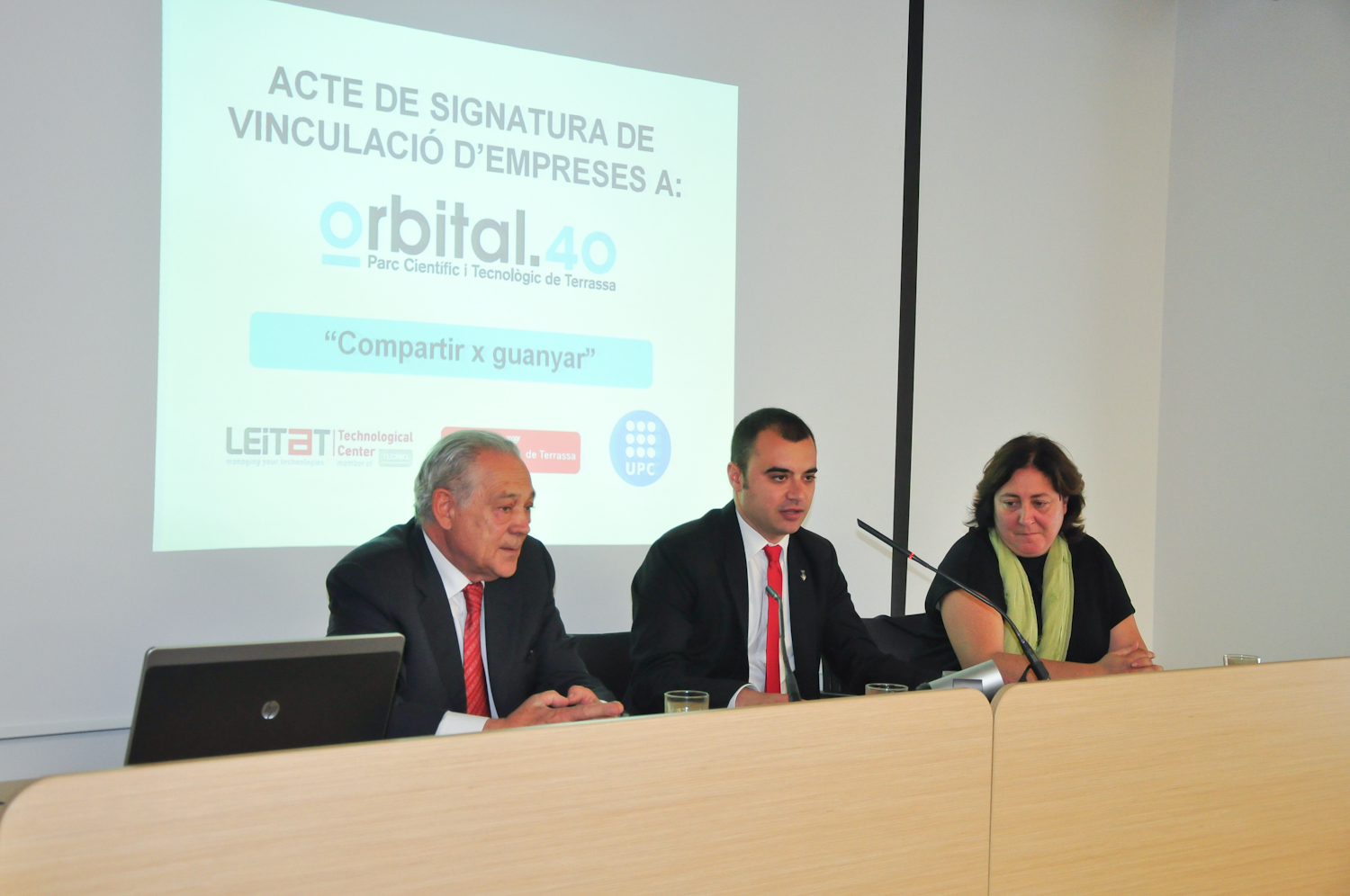 140711 convenis empreses Orbital 40-1
