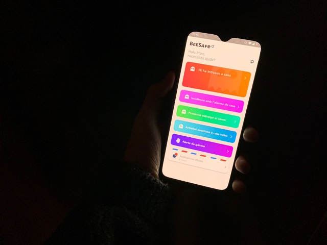 BeeSafe - un clic i 3 segons per alertar a la Policia Localper