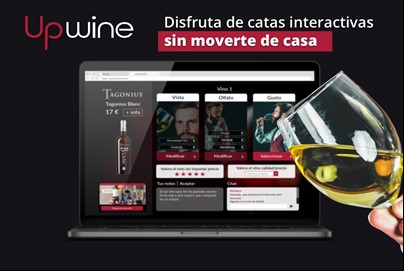 Vaso de vino delante de una pantalla de ordenador. Texto superpuesto: Upwine: Disfruta de catas interactivas sin moverte de casa.